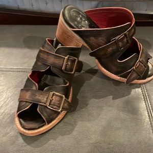 Free Bird Caprice sandals, size 8, brown distressed leather! Excellent condition